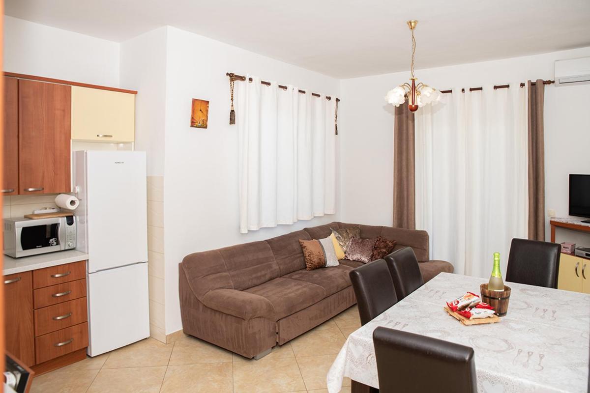 Apartman Mira I Denis Supetarska Draga Exterior foto