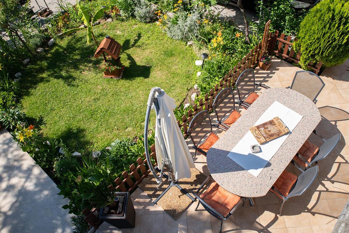 Apartman Mira I Denis Supetarska Draga Exterior foto